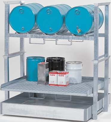 Aftap-/ opslagstations met stalen opvangbakken/ -pallets