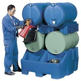 Z6. Tap- en opslagstation voor 4 vaten van 200 liter.